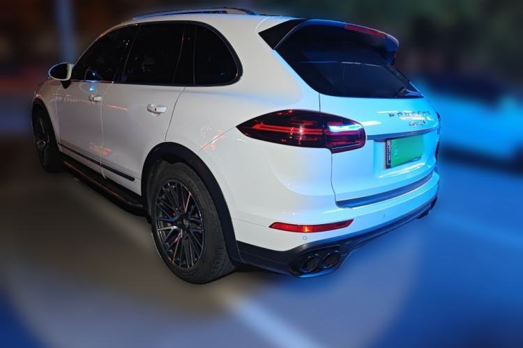 Used Porsche Cayenne 2016 Cayenne Platinum Edition 3.0T Rear Left 45 Deg