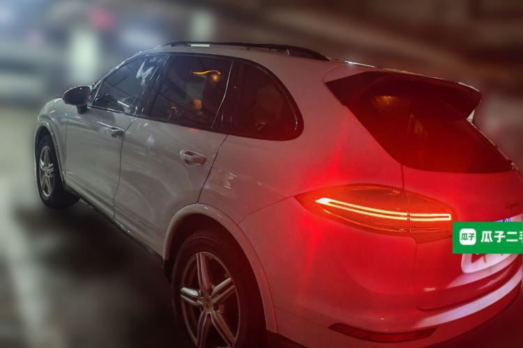 Used Porsche Cayenne 2016 Cayenne Platinum Edition 3.0T Rear Left 45 Deg