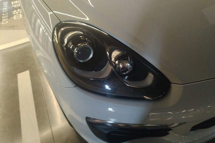 Used Porsche Cayenne 2016 Cayenne 3.0T Right Front Headlight