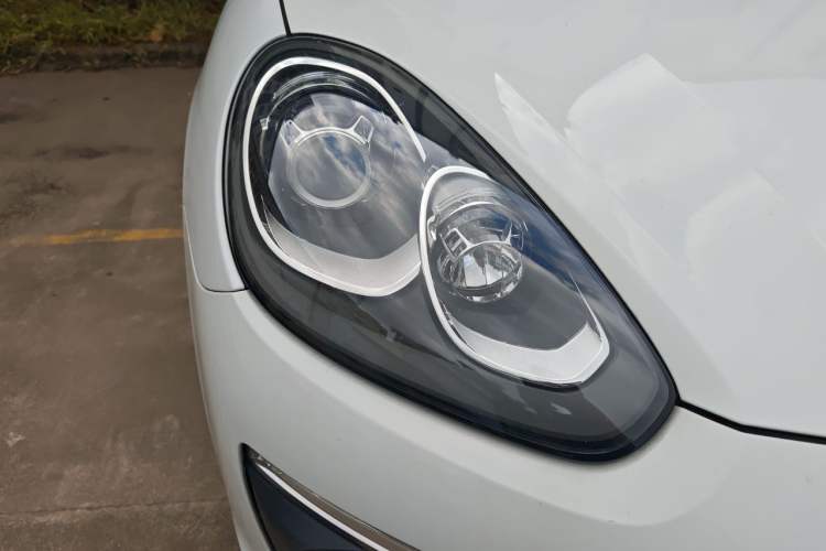 Used Porsche Cayenne 2016 Cayenne 3.0T Right Front Headlight