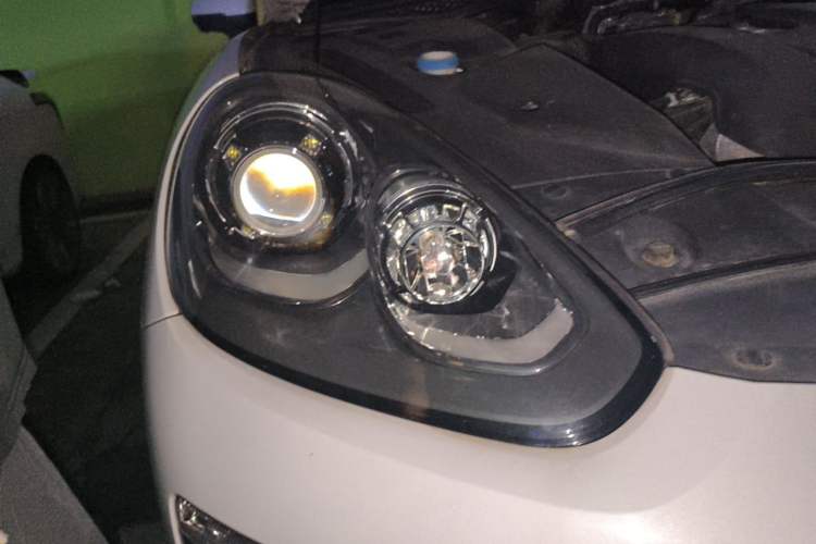 Used Porsche Cayenne 2016 Cayenne 3.0T Right Front Headlight