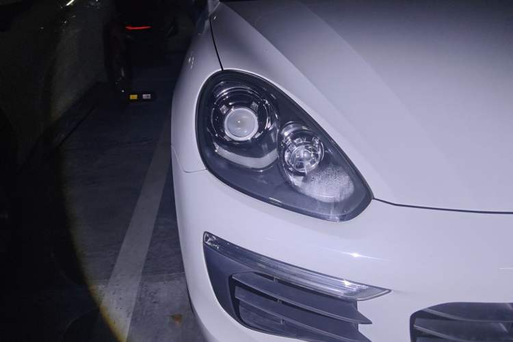 Used Porsche Cayenne 2016 Cayenne 3.0T Right Front Headlight