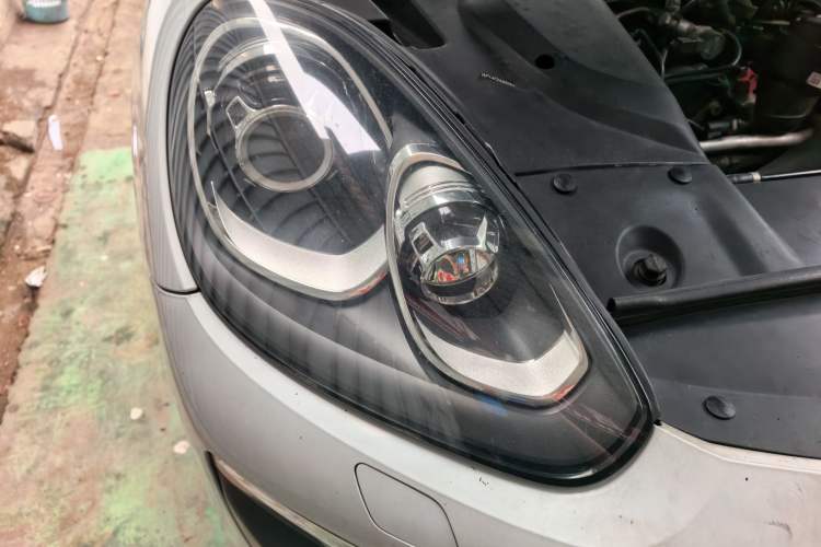 Used Porsche Cayenne  Right Front Headlight