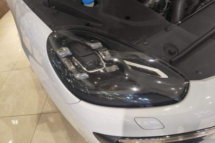 Used Porsche Cayenne 2016 Cayenne GTS 3.6T Right Front Headlight