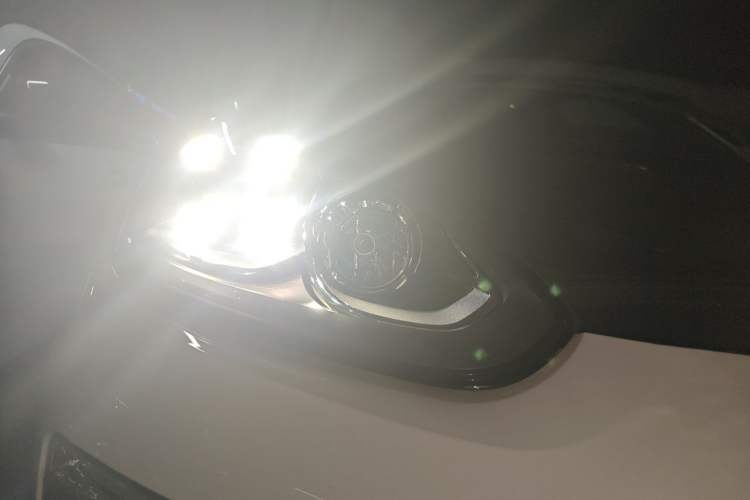 Used Porsche Cayenne 2016 Cayenne 3.0T Right Front Headlight