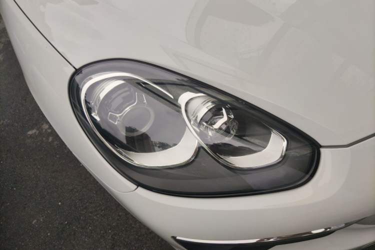 Used Porsche Cayenne 2016 Cayenne 3.0T Right Front Headlight