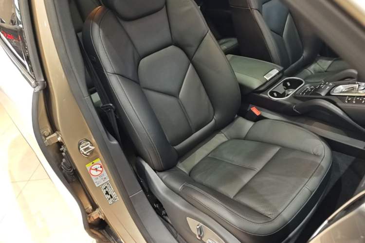 Used Porsche Cayenne 2016 Cayenne 3.0T Right Front Seat