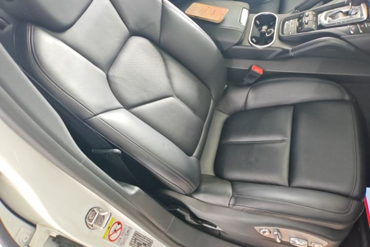 Used Porsche Cayenne 2016 Cayenne 3.0T Right Front Seat