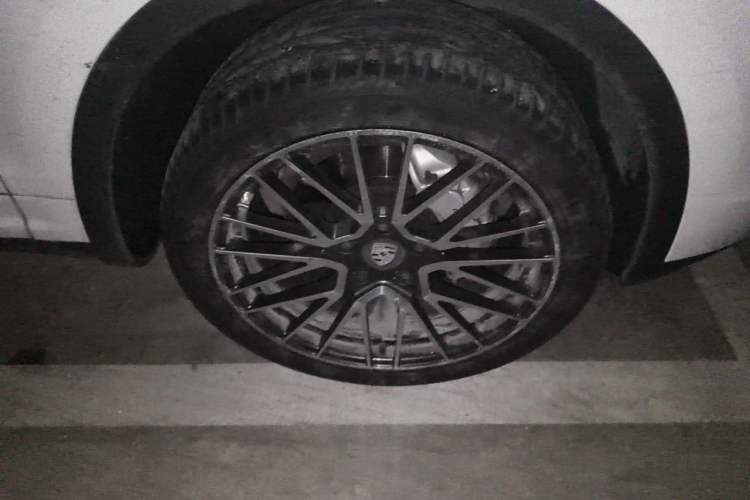 Used Porsche Cayenne 2016 Cayenne S 3.6T Right Front Wheel Hub