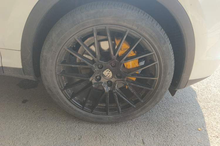 Used Porsche Cayenne 2016 Cayenne 3.0T Right Front Wheel Hub
