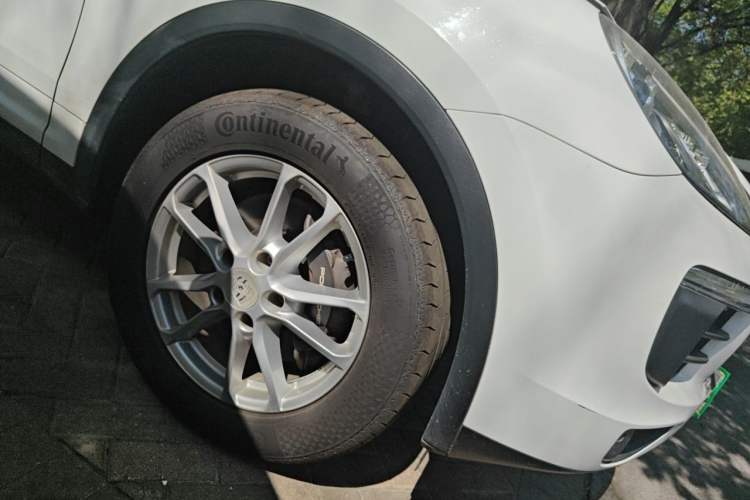 Used Porsche Cayenne 2016 Cayenne 3.0T Right Front Wheel Hub