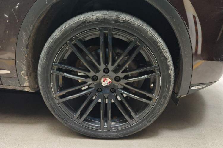 Used Porsche Cayenne 2016 Cayenne 3.0T Right Front Wheel Hub