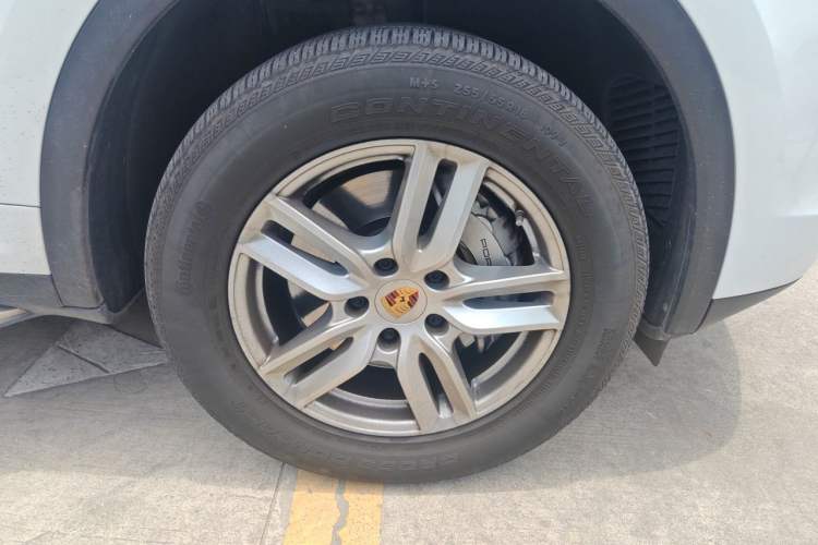 Used Porsche Cayenne 2016 Cayenne S 3.6T Right Front Wheel Hub