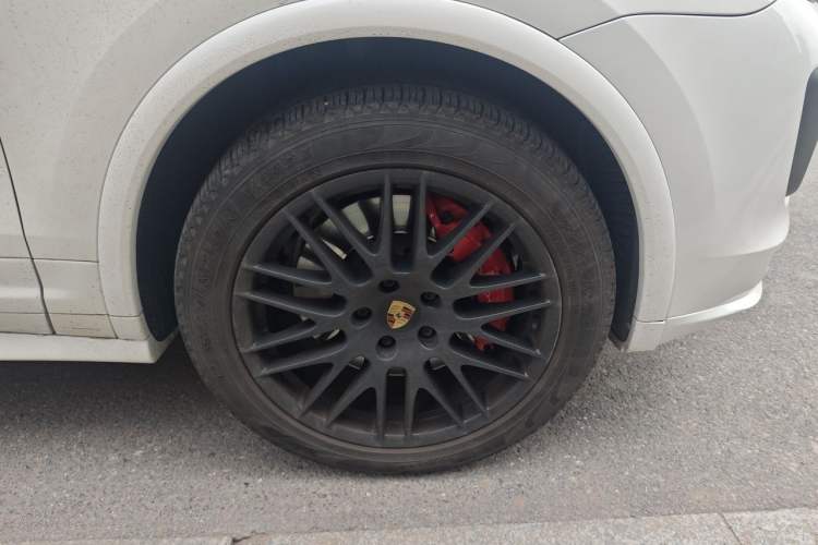 Used Porsche Cayenne 2016 Cayenne GTS 3.6T Right Front Wheel Hub