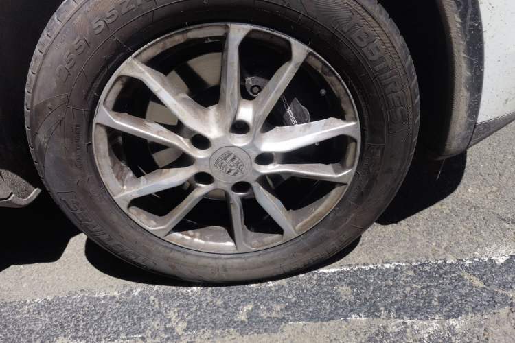 Used Porsche Cayenne 2016 Cayenne 3.0T Right Front Wheel Hub
