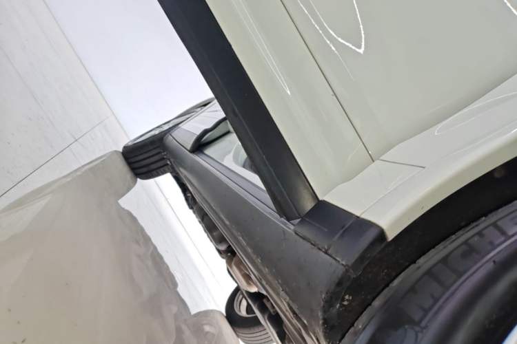 Used Porsche Cayenne 2016 Cayenne 3.0T Right Side Sill