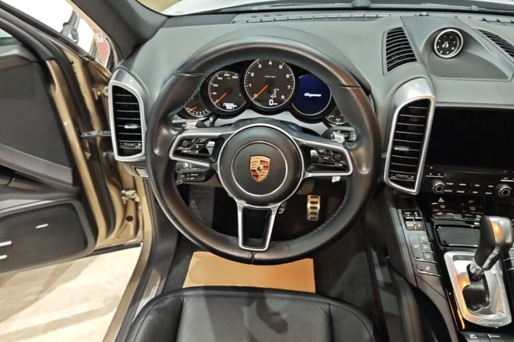 Used Porsche Cayenne 2016 Cayenne 3.0T Steering Wheel