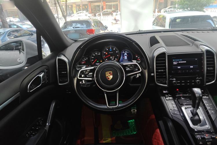 Used Porsche Cayenne 2016 Cayenne 3.0T Steering Wheel
