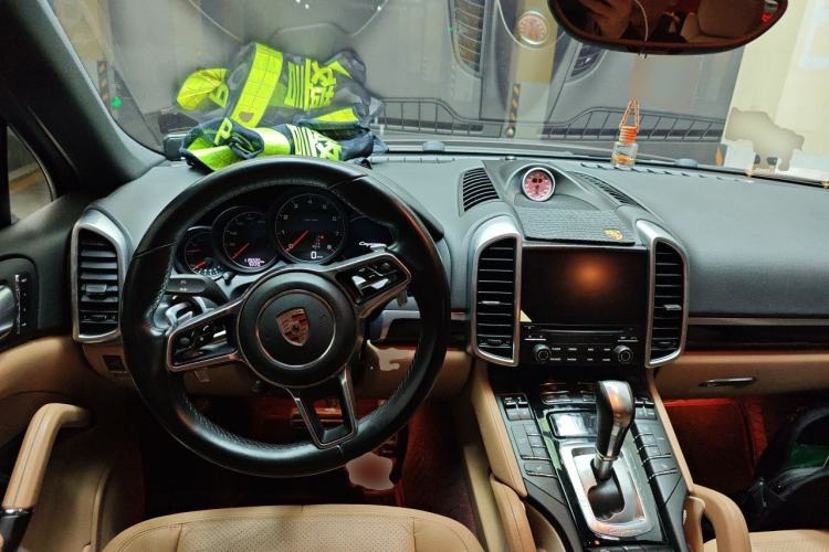 Used Porsche Cayenne 2016 Cayenne 3.0T Steering Wheel