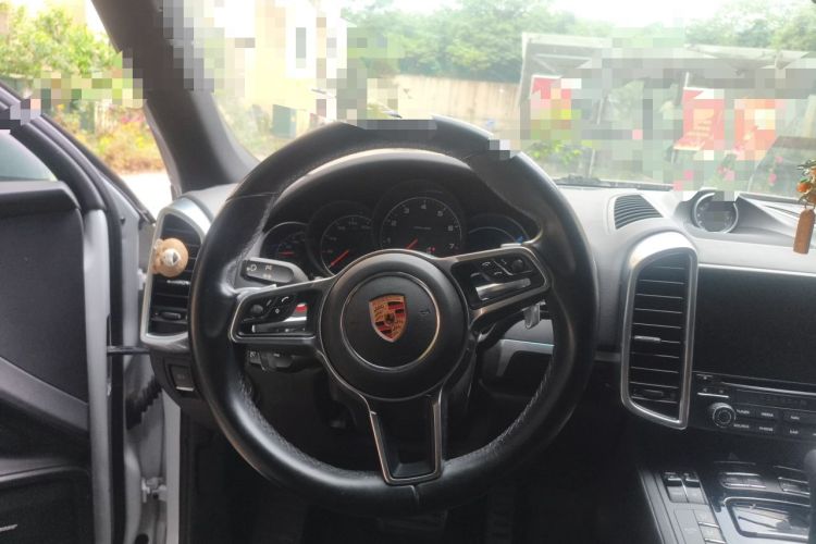 Used Porsche Cayenne 2016 Cayenne Platinum Edition 3.0T Steering Wheel