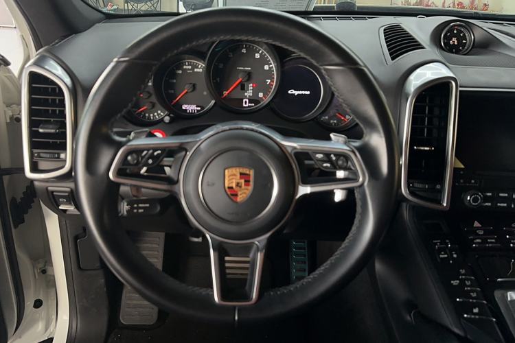 Used Porsche Cayenne 2016 Cayenne 3.0T Steering Wheel