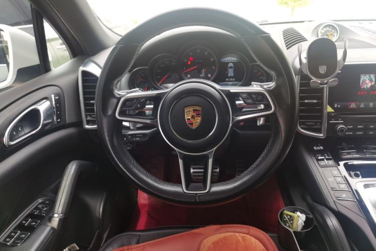 Used Porsche Cayenne 2016 Cayenne Platinum Edition 3.0T Steering Wheel