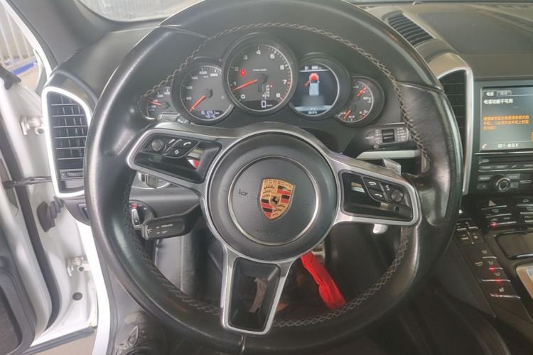 Used Porsche Cayenne 2016 Cayenne Platinum Edition 3.0T Steering Wheel
