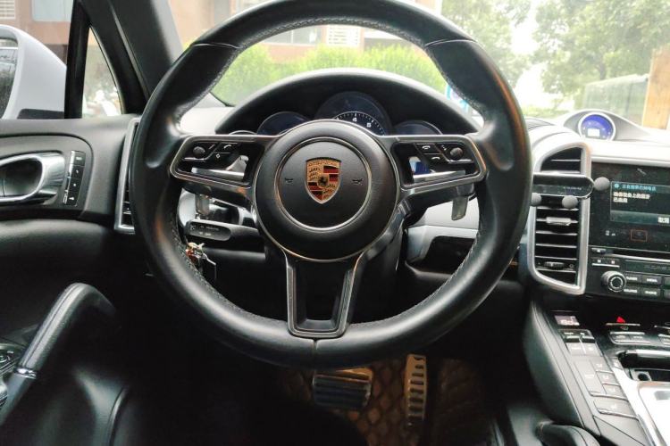 Used Porsche Cayenne 2016 Cayenne 3.0T Steering Wheel