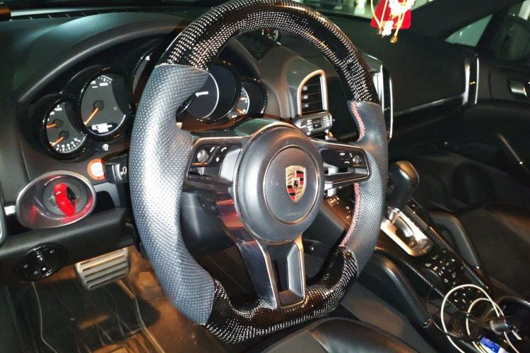 Used Porsche Cayenne 2016 Cayenne Platinum Edition 3.0T Steering Wheel