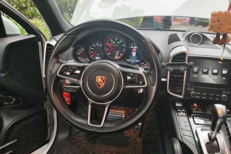 Used Porsche Cayenne 2016 Cayenne 3.0T Steering Wheel