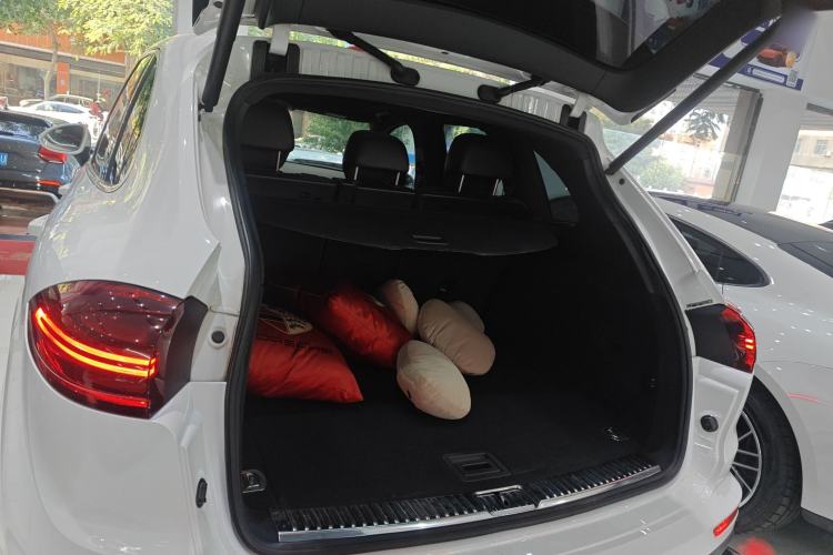Used Porsche Cayenne 2016 Cayenne 3.0T Trunk