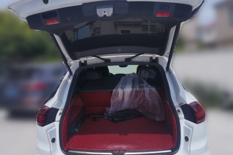 Used Porsche Cayenne 2016 Cayenne Platinum Edition 3.0T Trunk