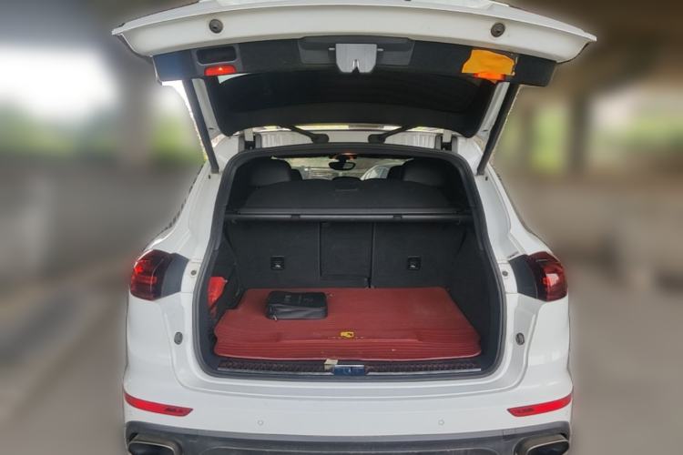 Used Porsche Cayenne 2016 Cayenne Platinum Edition 3.0T Trunk