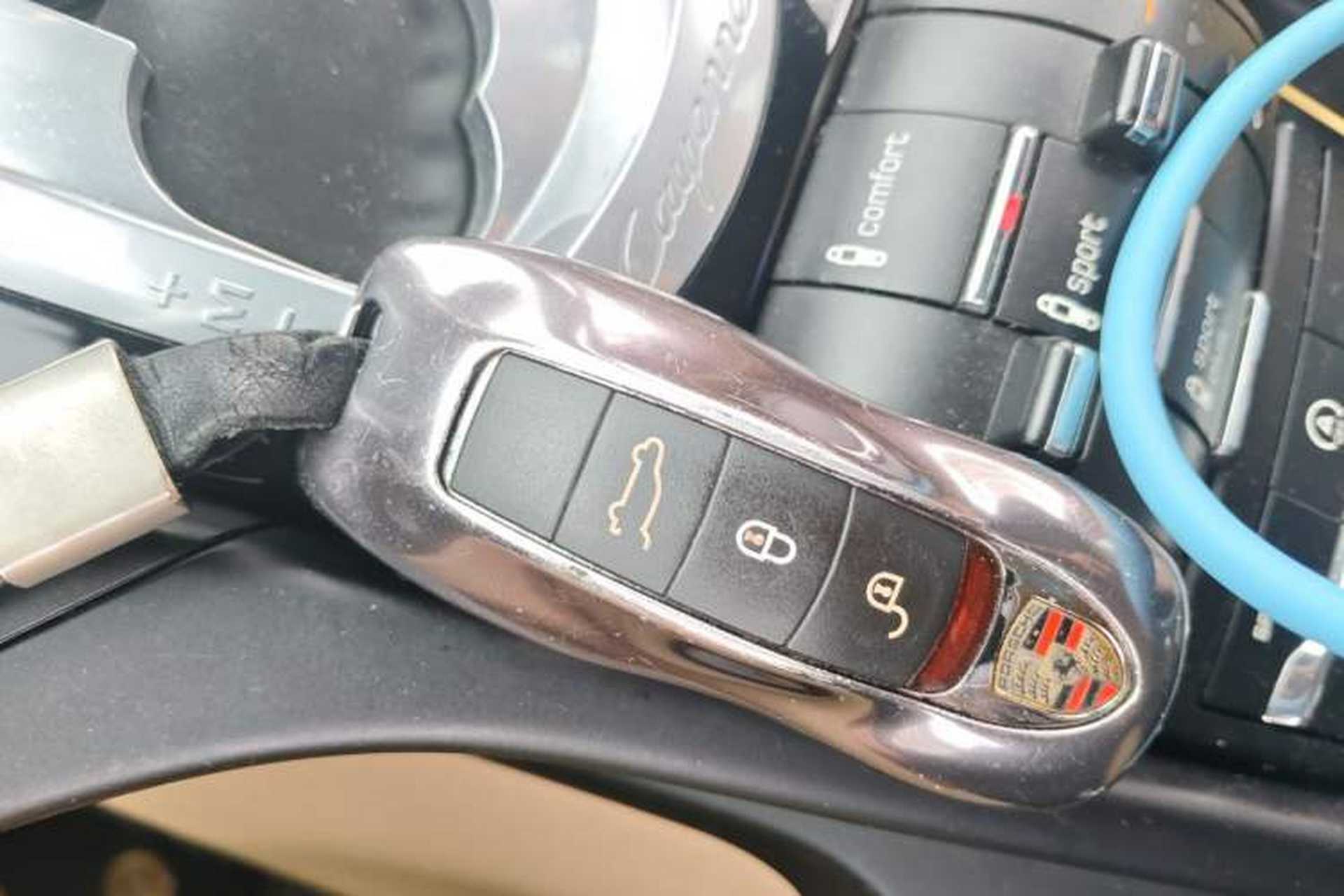 Used Porsche Cayenne 2016 Cayenne 3.0T Vehicle Key
