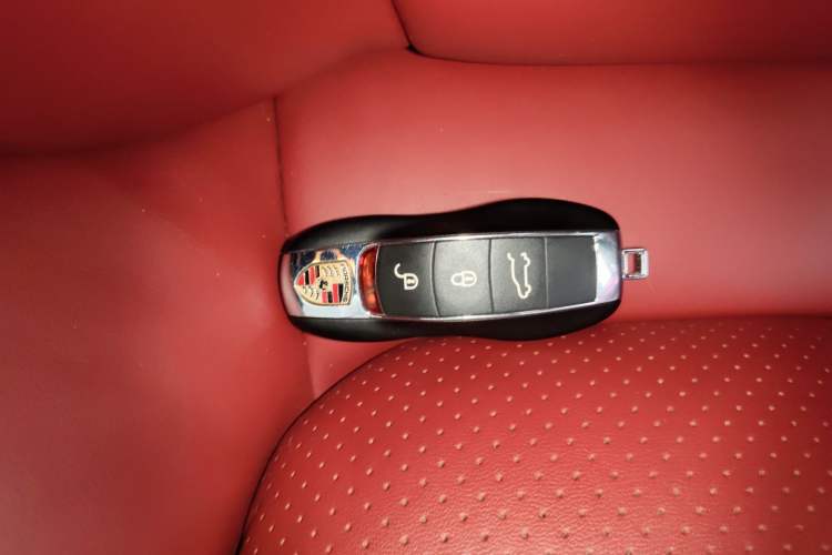 Used Porsche Cayenne 2016 Cayenne Platinum Edition 3.0T Vehicle Key