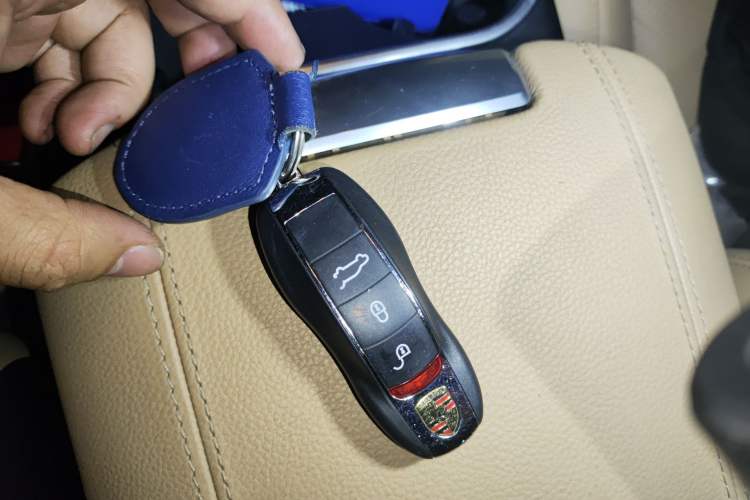 Used Porsche Cayenne 2016 Cayenne 3.0T Vehicle Key