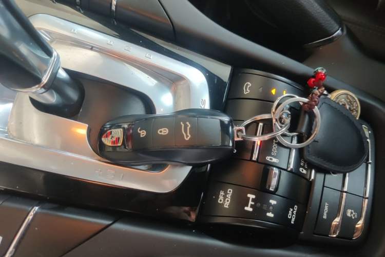 Used Porsche Cayenne 2016 Cayenne Platinum Edition 3.0T Vehicle Key