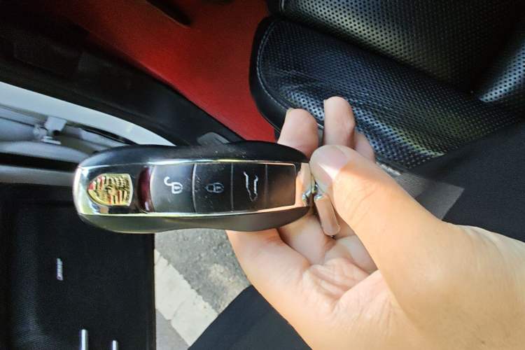 Used Porsche Cayenne  Vehicle Key