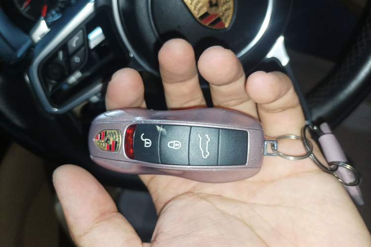 Used Porsche Cayenne 2016 Cayenne 3.0T Vehicle Key