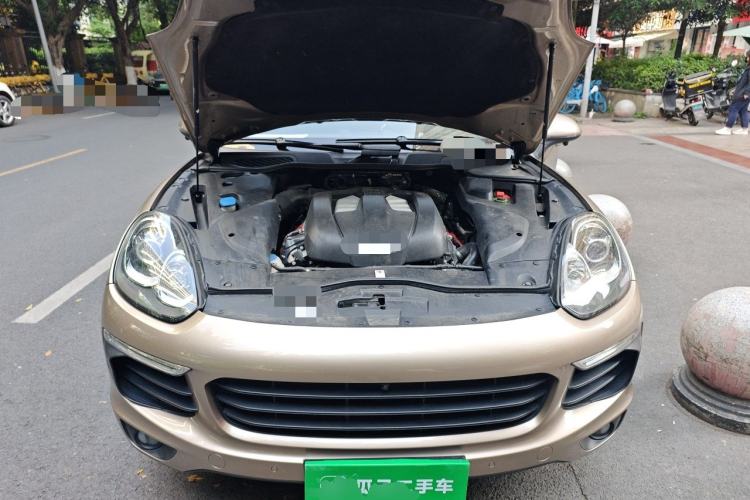 Used Porsche Cayenne 2016 Cayenne 3.0T Engine Bay
