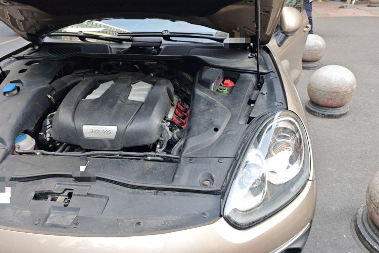 Used Porsche Cayenne 2016 Cayenne 3.0T Engine Bay Left