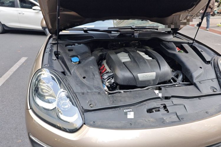 Used Porsche Cayenne 2016 Cayenne 3.0T Engine Bay Right