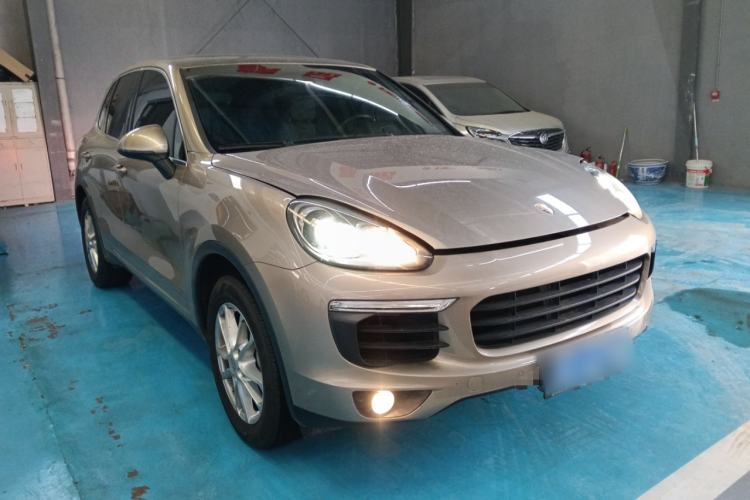 Used Porsche Cayenne 2016 Cayenne 3.0T Front Right 45 Deg