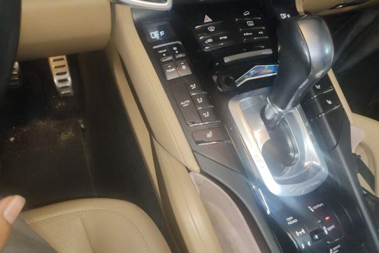 Used Porsche Cayenne 2016 Cayenne 3.0T Gear Lever