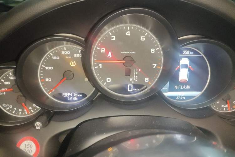 Used Porsche Cayenne 2016 Cayenne 3.0T Instrument Cluster