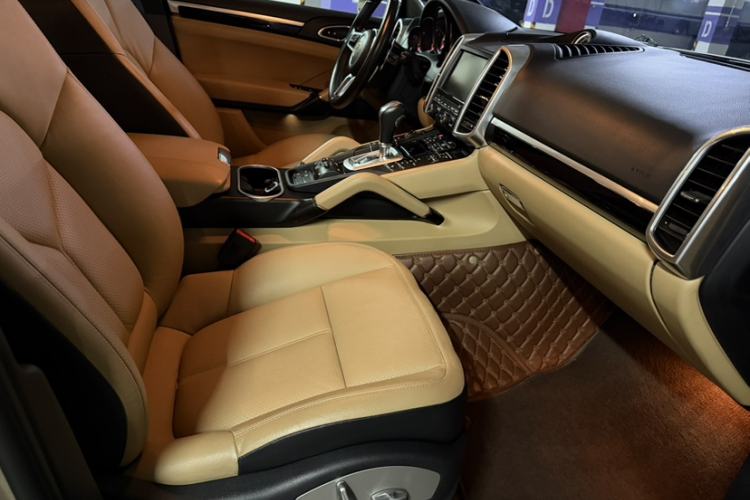 Used Porsche Cayenne 2016 Cayenne 3.0T Interior 12