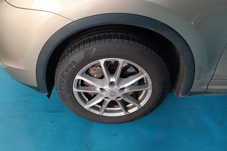 Used Porsche Cayenne 2016 Cayenne 3.0T Left Front Wheel Hub