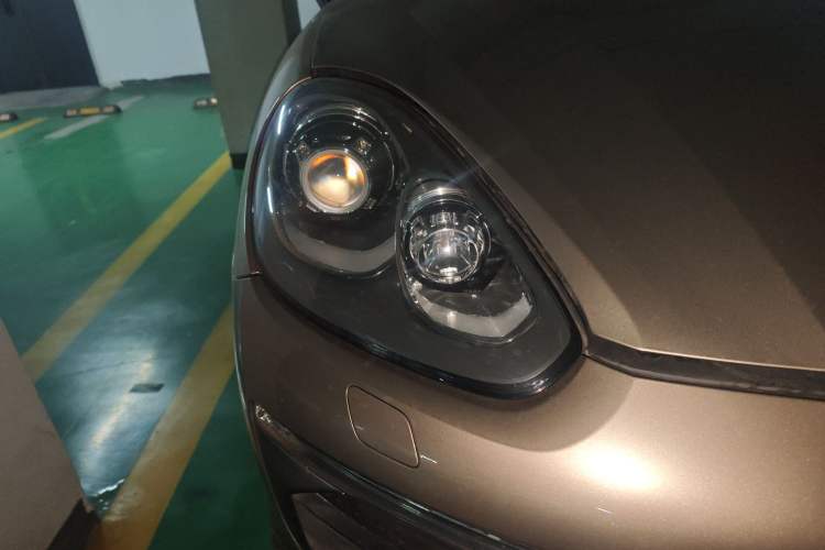 Used Porsche Cayenne 2016 Cayenne 3.0T Right Front Headlight
