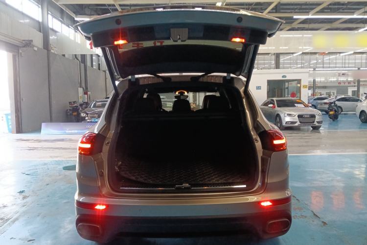 Used Porsche Cayenne 2016 Cayenne 3.0T Trunk