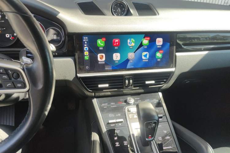 Used Porsche Cayenne 2018 Cayenne 3.0T Audio And AC Panel